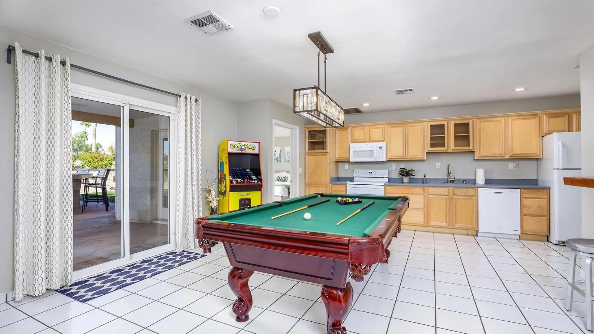 Central Location, Heated Pool, Game Room, Bbq Scottsdale